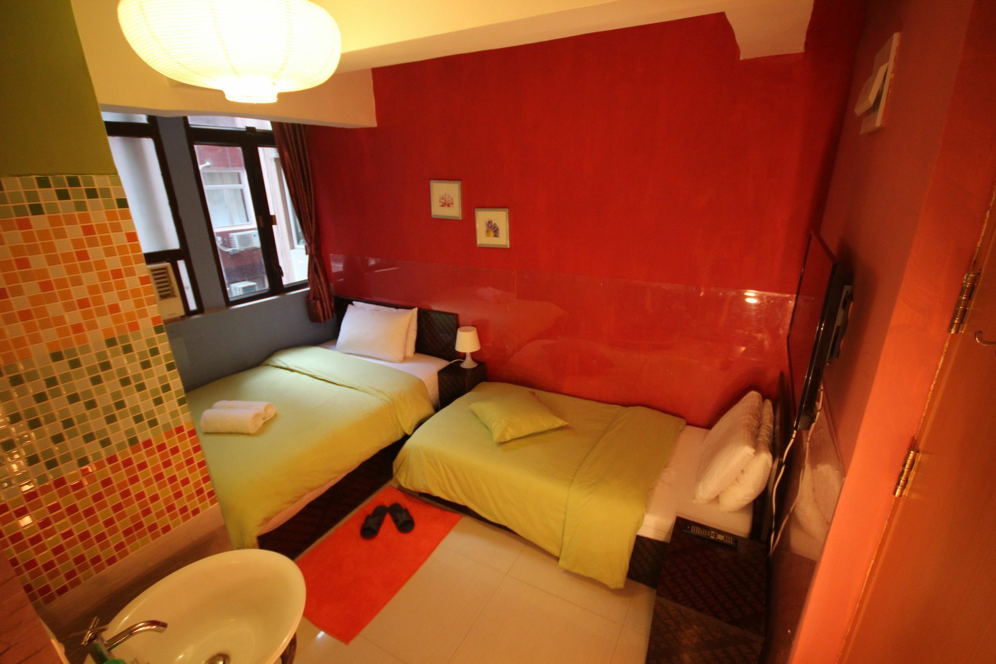 Hong Kong Inn Guest house *